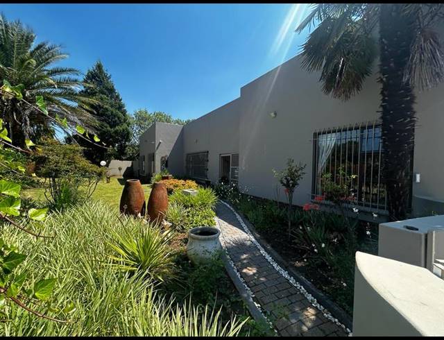3 BEDROOM HOUSE FOR SALE IN MEYERVILLE